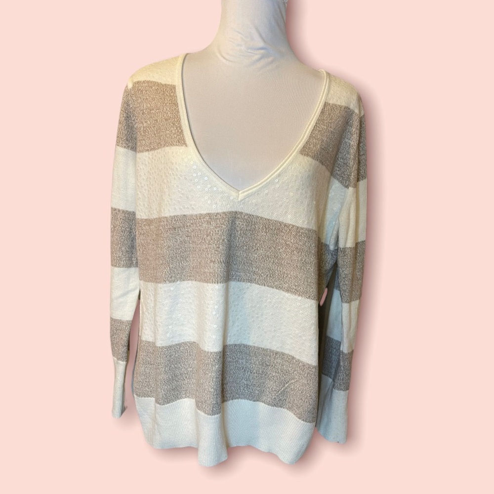 NEW YORK COMPANY V-Neck Sweater